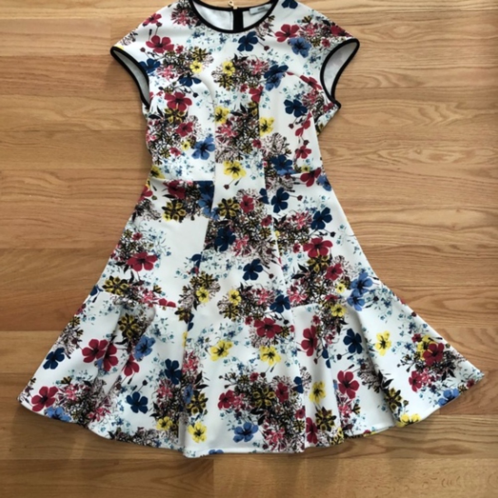 Short sleeve flower dress